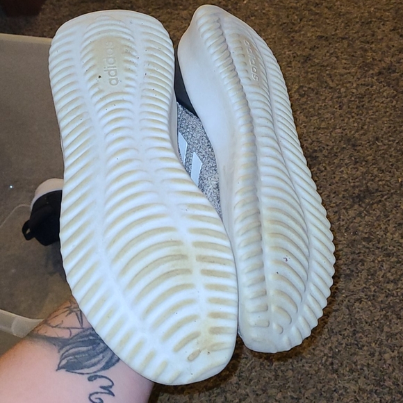 Adidas - Picture 2 of 2